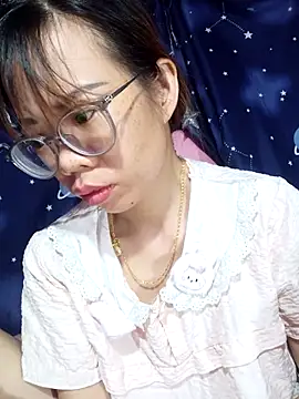   Mai-love19   online show from July 26, 2026, 12:17 am