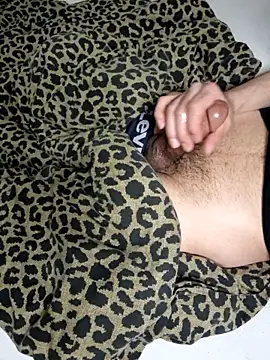 skaylove online show from October 22, 2025, 8:58 am