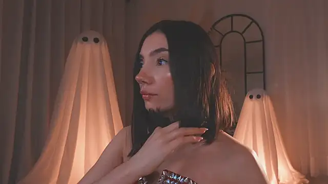 AmyArmstrong online show from October 14, 2025, 12:55 am