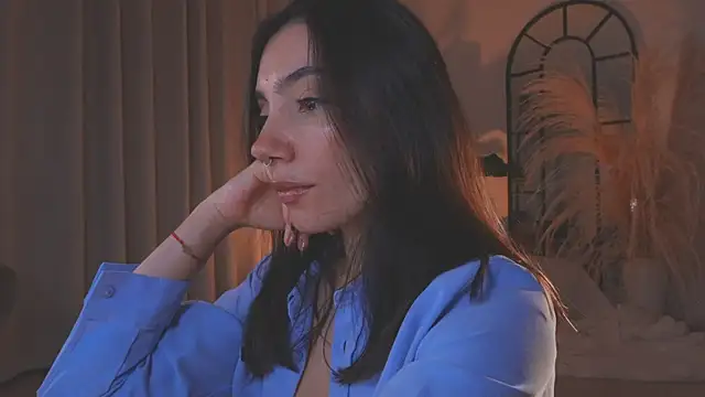 AmyArmstrong online show from October 1, 2025, 1:00 am