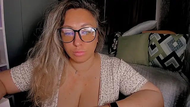 CumOnMy Tits online show from June 11, 2026, 2:53 am