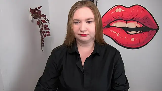 LaraDream online show from April 30, 2026, 2:13 pm