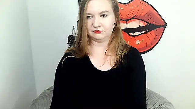 LaraDream online show from September 9, 2025, 4:27 pm