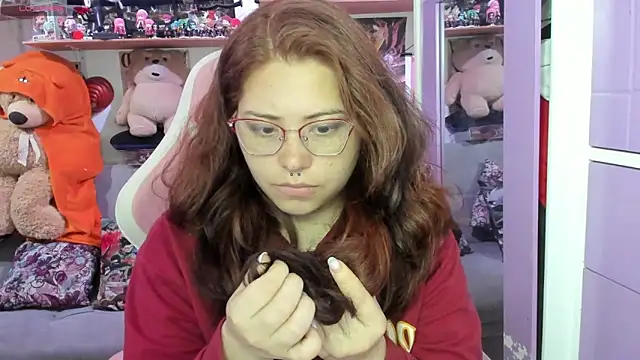 soficammy online show from March 6, 2026, 6:36 pm