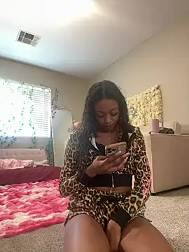 mismialove online show from July 13, 2026, 5:23 pm