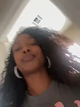 mismialove online show from June 15, 2026, 9:25 pm