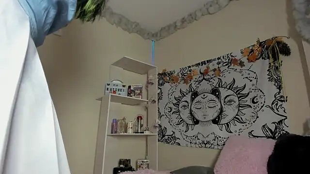 Laughing Naty online show from September 25, 2025, 12:49 am