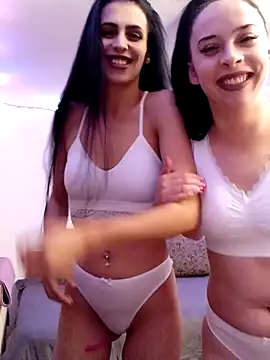 yasmine26 online show from December 4, 2025, 6:07 pm