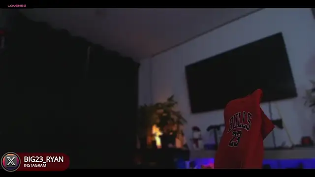 bigryann23 online show from February 9, 2025, 2:38 am